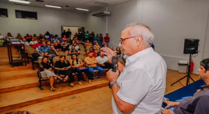 Cícero Lucena entrega certificados para 56 participantes de curso oferecido pela Prefeitura de João Pessoa