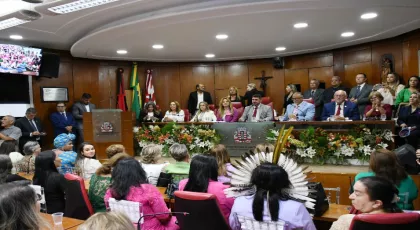 Sessão comemora o Dia Internacional da Mulher com a entrega do diploma “Mulher Cidadã Ednalva Bezerra”