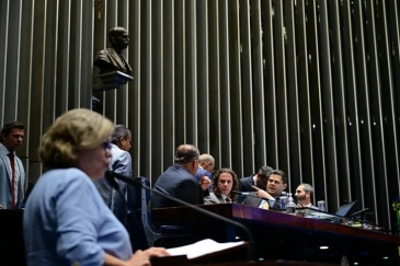 Pacote de apoio a agricultura, transporte e avia&ccedil;&atilde;o vai &agrave; san&ccedil;&atilde;o 