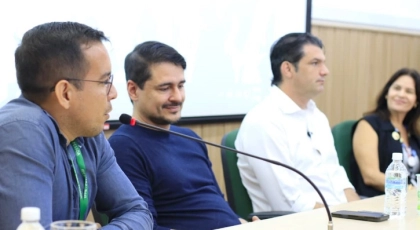 Leo Bezerra abre curso de capacita&ccedil;&atilde;o para agentes de combate &agrave;s endemias, destaca trabalho preventivo e pede atendimento humanizado&nbsp;