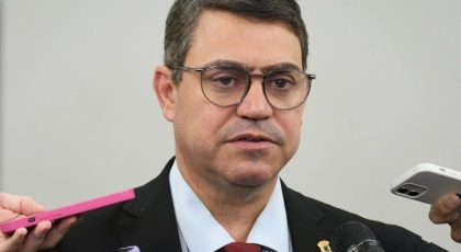 Elei&ccedil;&otilde;es 2026 Dinho Dowsley admite possibilidade de mudar para o MDB e condiciona apoio ao Senado &agrave; &ldquo;legenda garantida&rdquo;