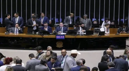 Câmara aprova em 2º turno o texto-base da PEC das Prerrogativas