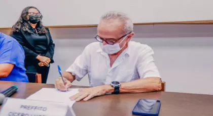 Cícero Lucena assina ordem de serviço da Rotatória do Bessa, em João Pessoa