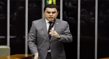 Governador João Azevedo nomeia Wilson Santiago e Raniery vai assumir mandato