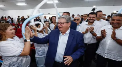 João Azevêdo autoriza investimentos de R$ 17,1 milhões para fortalecer o protagonismo estudantil com ações na Educação e Esporte