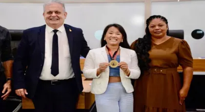 Deputado Bosco Carneiro homenageia professora da UFPB 