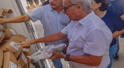Semana Santa - Cícero Lucena inicia a distribuição de peixes que vai beneficiar 35 mil famílias da Capital 